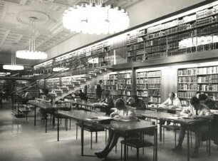 Berlin-Mitte. Deutsche Staatsbibliothek Unter den Linden. Lesesaal für Gesellschaftswissenschaften
