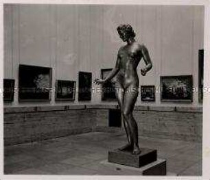 München, Bildhauer Professor Arno Breker, Kunstausstellung, Figur "Psyche"