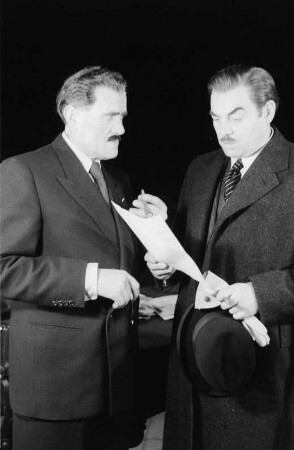 Theater am Schiffbauerdamm Berlin: "Der Fall Paul Eszterag"