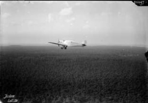 Dessau, Mosigkauer Forst, Flugzeug (Rekordflug Johann Risticz mit einer Junkers W 33)