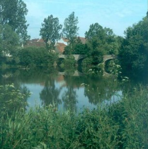 Jagsthausen. Alte Brücke über die Jagst