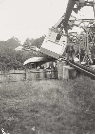 Unfall, Schwebebahn und LKW, Dresden