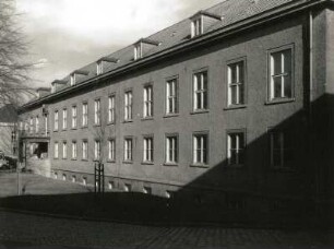 Dresden-Strehlen, August-Bebel-Straße 19. Regierungspräsidium Dresden (um 1939). Ansicht von Südost
