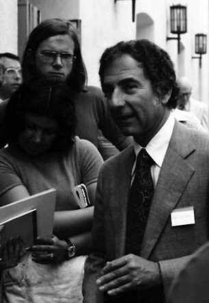 26. Tagung 1976 Physiker; Eröffnung: Leon Cooper