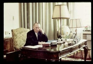 Adenauer im Kanzleramt 1961