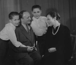 Familienporträt des Kammermusikers Prof. Willibald Roth