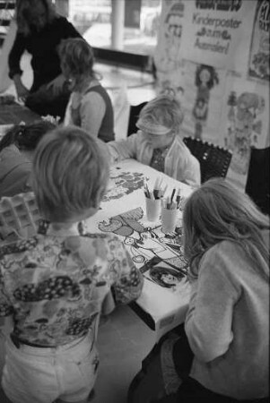 Kinderprogramm bei der Einkaufs- und Informationsschau "offerta 72" in den Ausstellungshallen am Karlsruher Festplatz