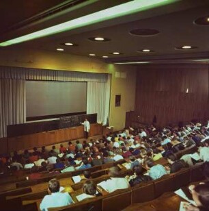 Im Hörsaal der Technischen Hochschule Ilmenau