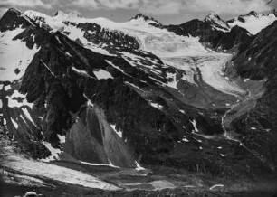 Zuckerhütl : Blick von der Maierspitze auf den Gipfel des Zuckerhütl (ca. 3507m)