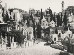 Genua. Italien. Blick auf den Monumentalfriedhof Staglieno mit seinen verschiedenen Familiengruften in historisierenden Baustilen