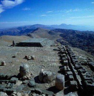 Nemrut Dağı, Grabstätte und Heiligtum