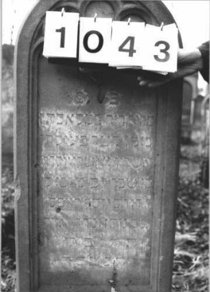 Grabstein 1043 (Detailaufnahme)