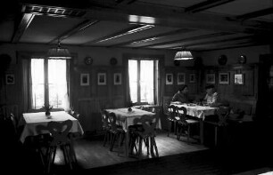Oberprechtal: Gasthaus Adler; Gaststube mit zwei Fenstern