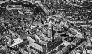 Dresden-Altstadt: Neues Rathaus und Umgebung. Luftbild-Schrägaufnahme von Südwesten