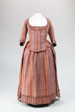 Manteau eines zweiteiligen Frauenkleides (Robe à l'Anglaise en fourreau)