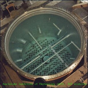 Gefüllter Aluminiumtank des Forschungsreaktors 2 (FR 2)