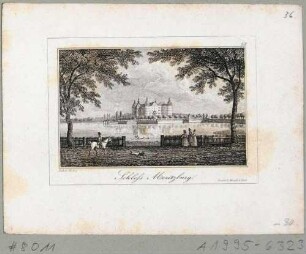 Das Jagdschloss Moritzburg bei Dresden vom Ufer des Schlossteiches aus gesehen, im Vordergrund ein Reiter und Spaziergänger