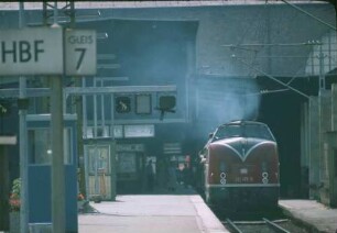 Stuttgart Hbf. Lok 221 104 DC 481 Stuttgart-Zürich Abfahrt