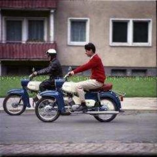 Das neue Simson Motorrad "Sperber"