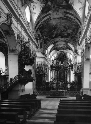 Amorbach (Kreis Miltenberg). Pfarrkirche (Ehemalige Benediktinerabteikirche Sankt Maria) (1742/1747; M. von Welsch, V. Schick, F. Häffelein). Inneres zum Altar