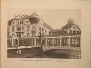 Bad Salzschlirf. Wandelhalle vom Badehof zum Bonifaziusbrunnen.