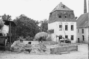 Mistgrube : Mistgrube auf einem Hof