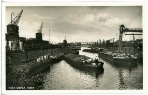 Riesa. Gröba - Hafen mit Kränen und Lastkähnen