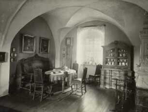 Dresdner Stube : Dresdner Stube mit bürgerlichen Möbeln der 1. Hälfte des 19. Jh., dem Gedächtnis von Hans Seiffert gewidmet