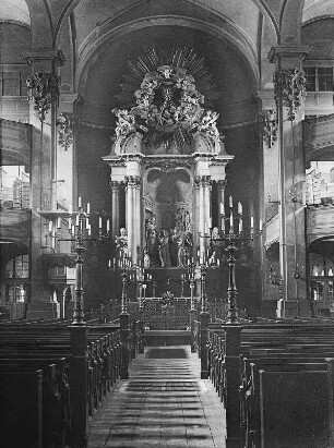Dreikönigskirche : Inneres nach West mit zweiter Empore. Blick zum Altar (Thomae, B. 1738)