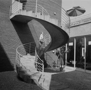 Dresden. Einkaufszentrum Webergasse, Terrassentreppe