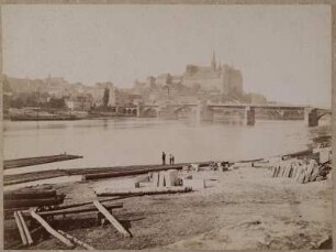 Meißen. Altstadt, Burgberg mit Albrechtsburg (1471-1500) und Dom (beg. um 1260). Blick über die Elbe gegen die Brücke (Wiederaufbau 1867)