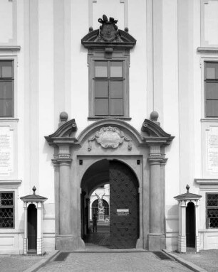 Erzbischöfliches Schloss / Schloss Kroměříž — Portal