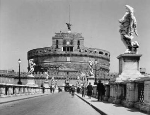 Rom. Engelsburg (Castel Sant'Angelo). (um 123-139; Decrianus? und ab 1401/1500)