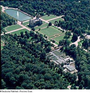 Dresden-Altstadt. Großer Garten (1684, J. F. Karcher). Mittlerer Teil mit Palais (1678-1680, J. G. Starcke) und Palaisteich