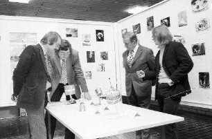 Freiburg: Ausstellungskoje [-nische] mit Raketenmodellen