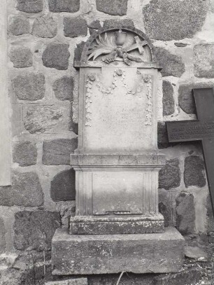 Grabstein für G. Eichhorn, verstorben 1803