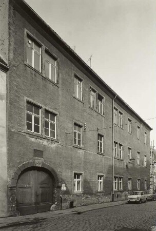 Freiberg (Sachsen), Schönbergischer Hof, Straßenfront, 1989