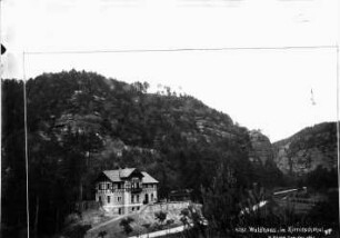 Sächsische Schweiz. Kirnitzschtal mit Restaurant "Waldhaus". Blick talaufwärts