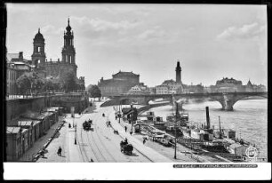 Dresden, Hofkirche, Semperoper und Fernheizwerk