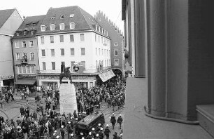 Freiburg im Breisgau: Demo gegen die Räumung des Schwarzwaldhofes
