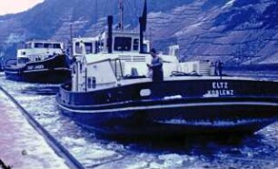 Eisbrecher in Schleuse Lehmen/Mosel
