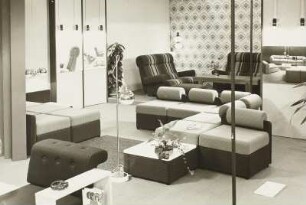 Sitzgruppe : Ausstellungskojen mit Sitzgruppen (1975; Polstermöbelkombinat Oelsa-Rabenau (PMK))