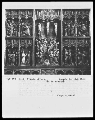 Hauptaltar, sog. Erzväteraltar — Szenen aus der Passion Christi und dem Marienleben — Altarschrein mit zentraler Kreuzigungsszene und Stifterfamilie, in den flankierenden Feldern Darstellungen aus der Passion Christi und dem Marienleben