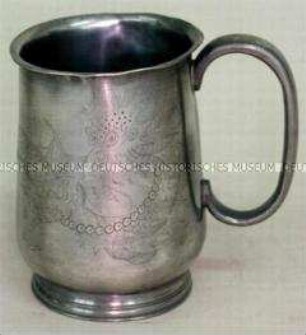 Krug mit chinesischen Motiven