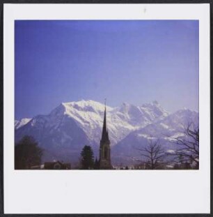 Blick über Bad Ragaz auf die Alpen