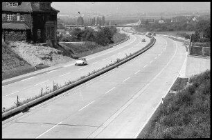 Wiesbaden: Autobahn, Rheingau, bei Wiesbaden