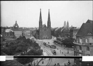 Dresden. Blick auf Sophienkirche und Stadtzentrum : Dresden. Blick vom Schauspielhaus auf die Sophienkirche und das Stadtzentrum mit Straßenbahn