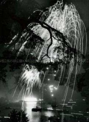 Feuerwerk über der Havel
