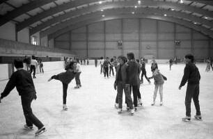 Beginn der Eislaufsaison in der Eislaufhalle Neureut in Neureut-Heide