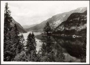 Österreich, Salzkammergut. Hallstädter See. Blick auf Obertraun
